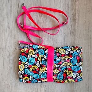 Vera Bradley Concert Clutch Crossbody or Wristlet Frill Happy Snails Pink Black